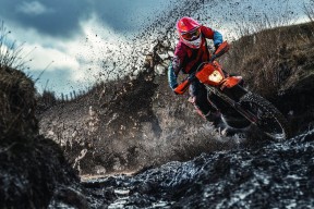 日本代表团以巴黎奥运会为目标，视亚运会为“试金石”。，奥运会日本代表团入场