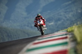 开云体育网页版-_勇士开启三分狂潮，比赛节奏加快_，勇士三节120分