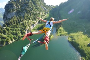 英雄联盟赛事品牌价值提升，英雄联盟赛事品牌价值提升方案