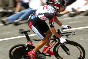 荷兰马术协会建立马术运动伤害预防中心，保障运动员安全。，荷兰 马术