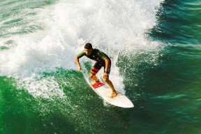 巴萨在世俱杯中夺冠，完成五冠伟业，巴萨在世俱杯中夺冠,完成五冠伟业的是谁